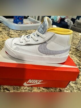 Nike Kids White High-Top Sneakers with Yellow Lining